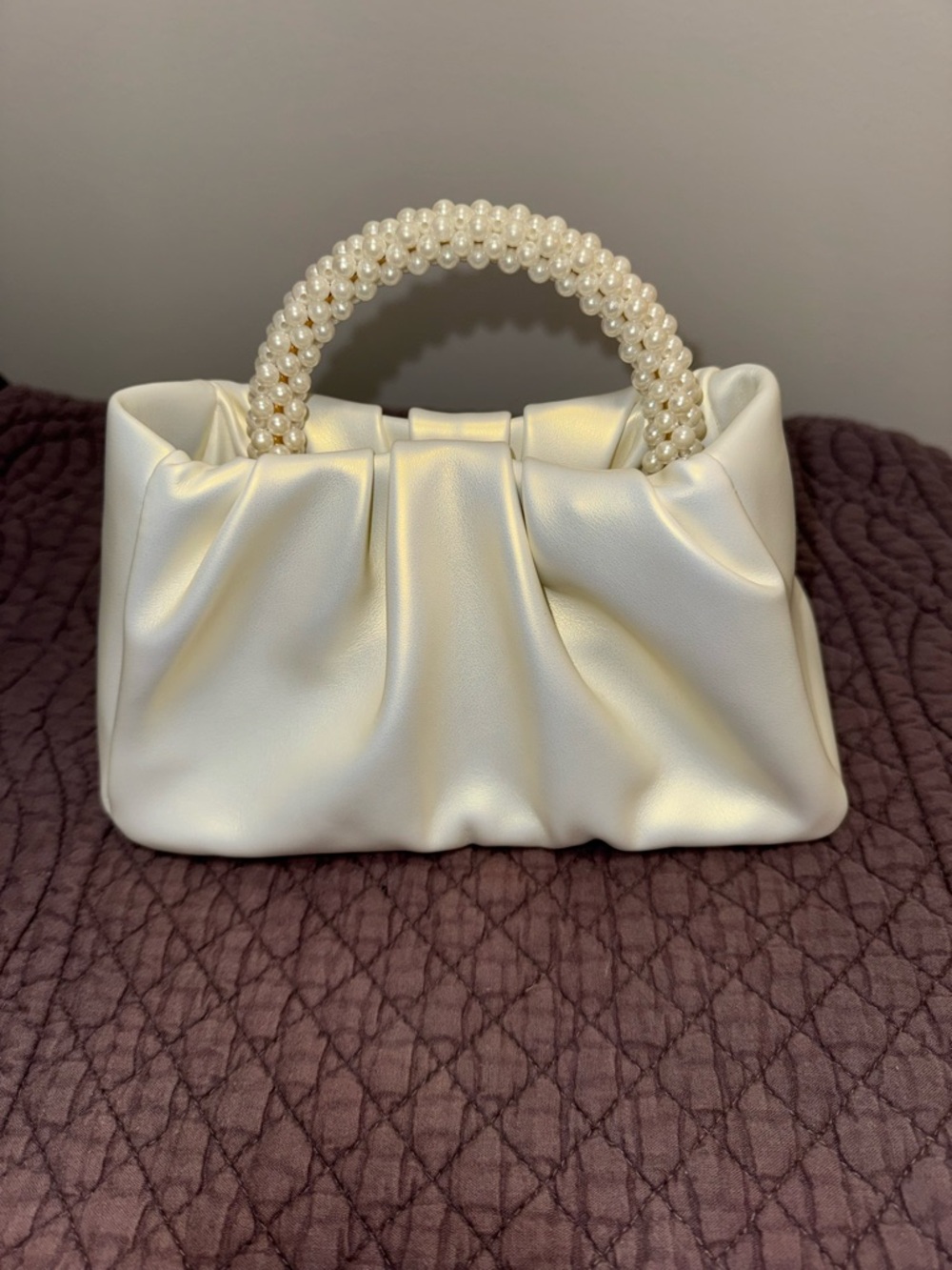 Pearl-Handle Clutch